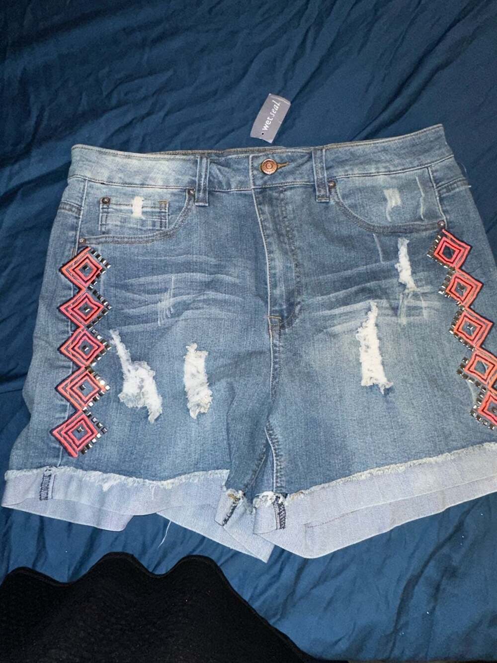 Ladies Dollhouse Blue Jean Shorts Size 24 Distressed Embroidered Embellished